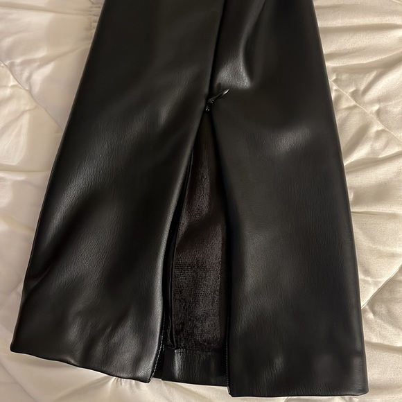 Zara black faux leather stretchy pants size medium NWT - Picture 4 of 5